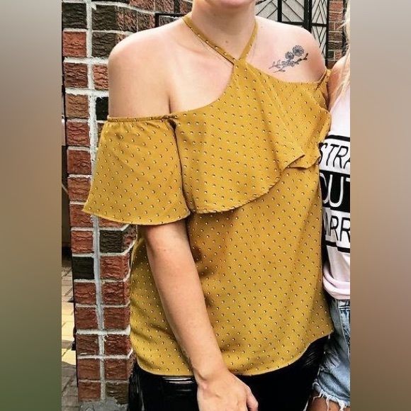 Off Shoulder Top - Picture 5 of 5